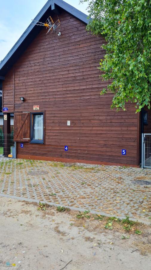 Pod Brzozami Apartamenty Domek Ustronny ウストロニエ・モルスキエ エクステリア 写真
